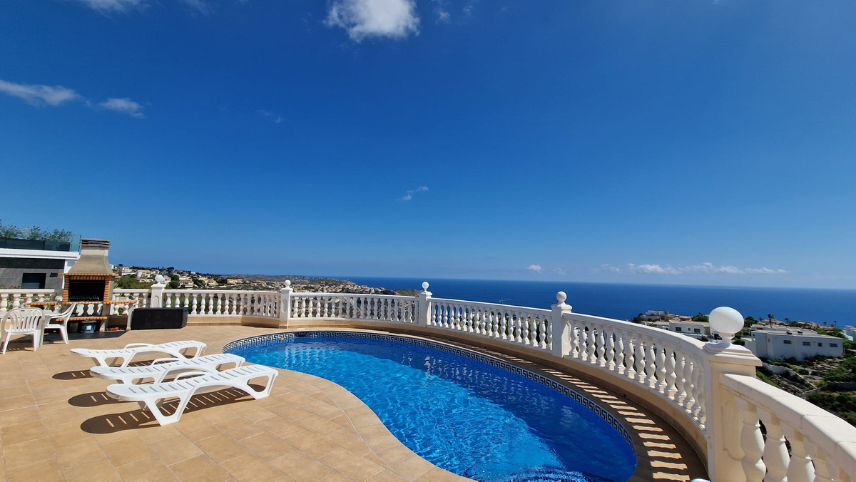 Se vende Villa - Chalet de 4 dormitorios en Costa Blanca, Alicante, España