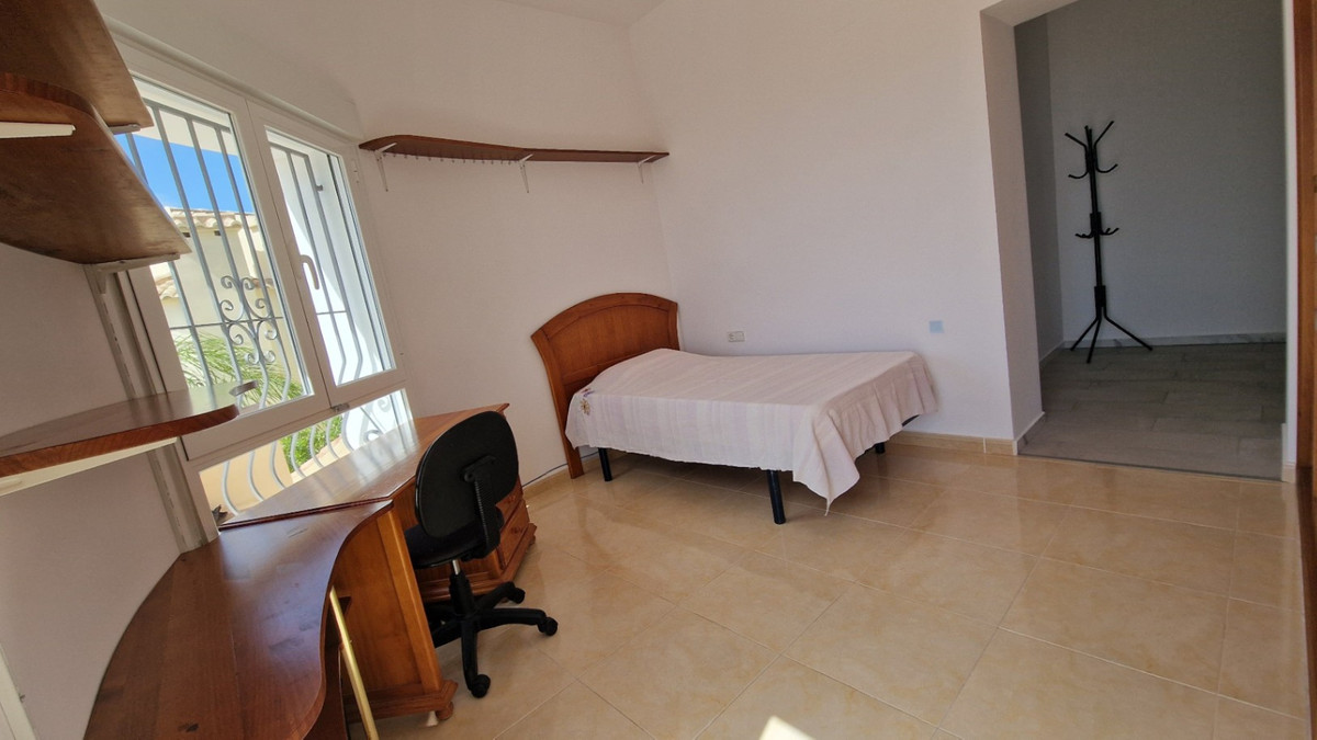 Se vende Villa - Chalet de 4 dormitorios en Costa Blanca, Alicante, España