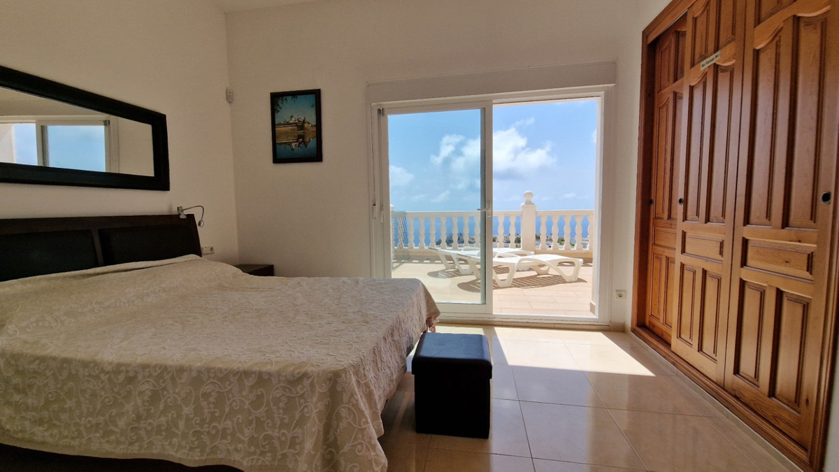 Se vende Villa - Chalet de 4 dormitorios en Costa Blanca, Alicante, España