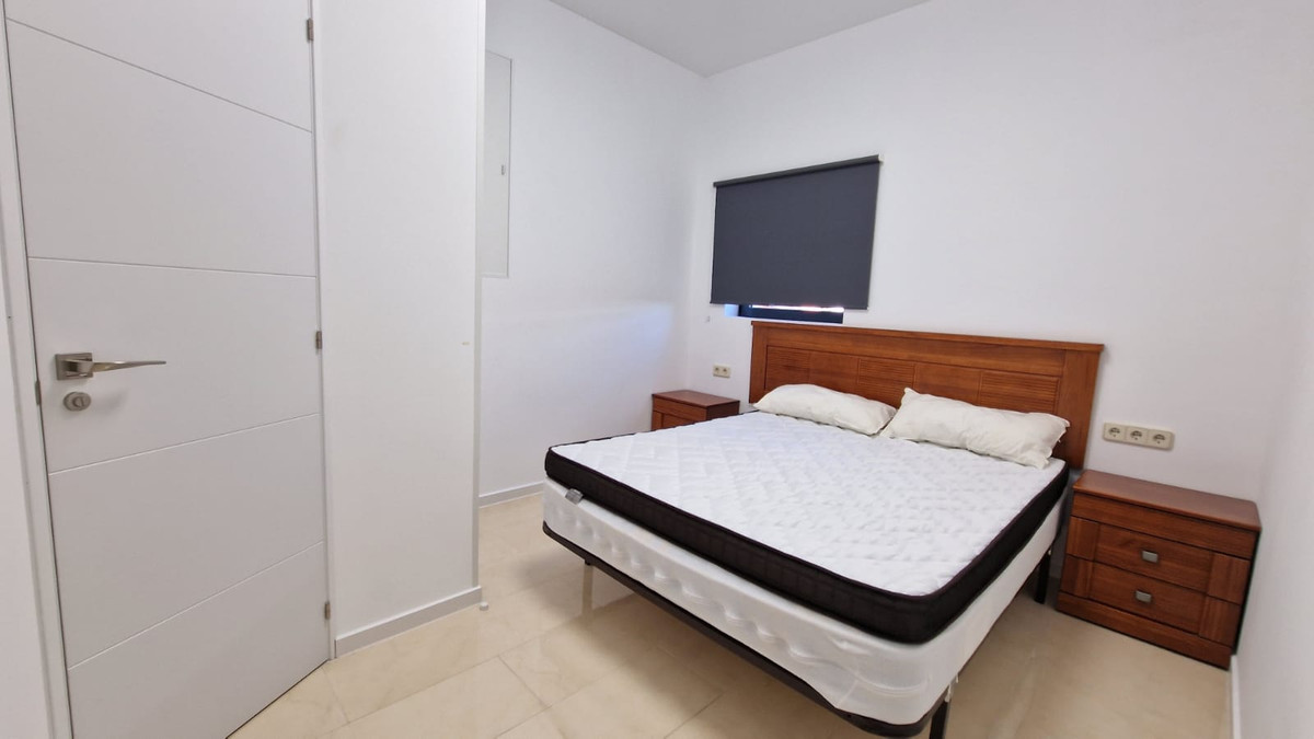 Se vende Villa - Chalet de 4 dormitorios en Costa Blanca, Alicante, España