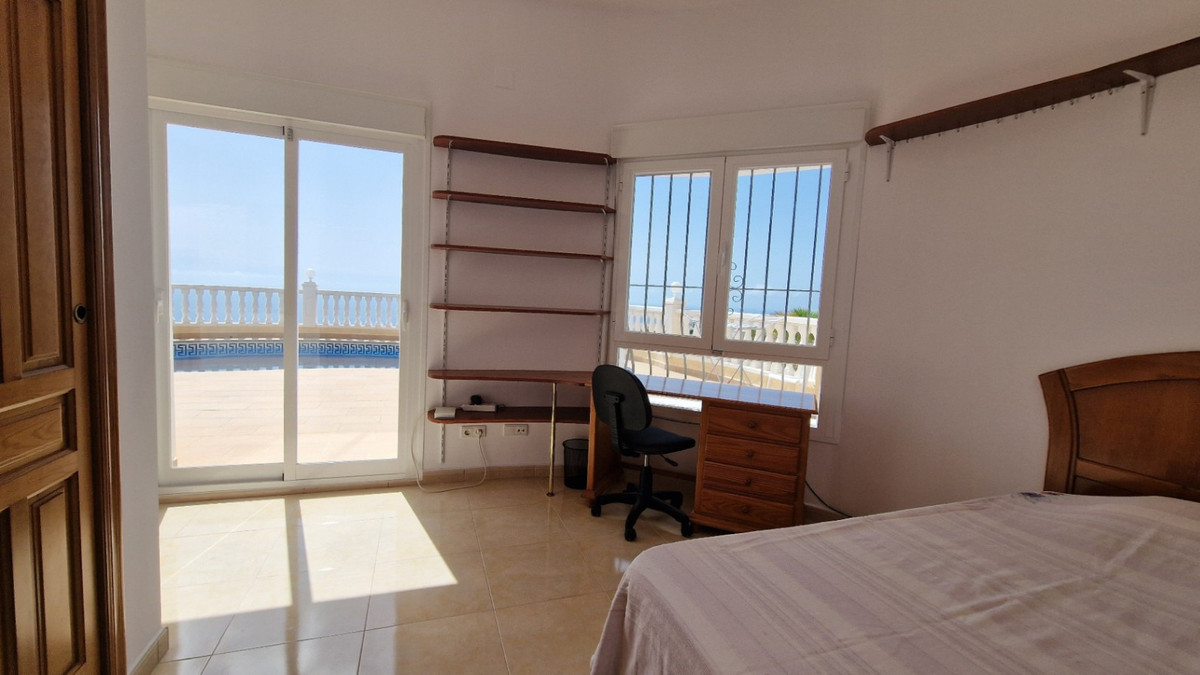 Se vende Villa - Chalet de 4 dormitorios en Costa Blanca, Alicante, España