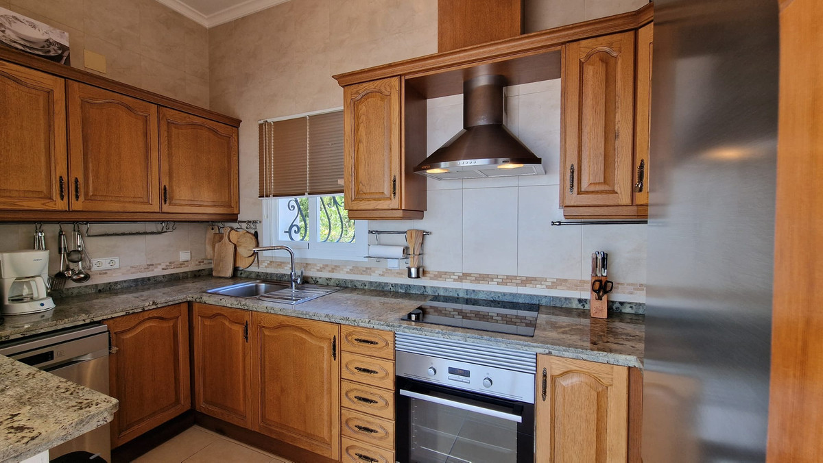 Se vende Villa - Chalet de 4 dormitorios en Costa Blanca, Alicante, España