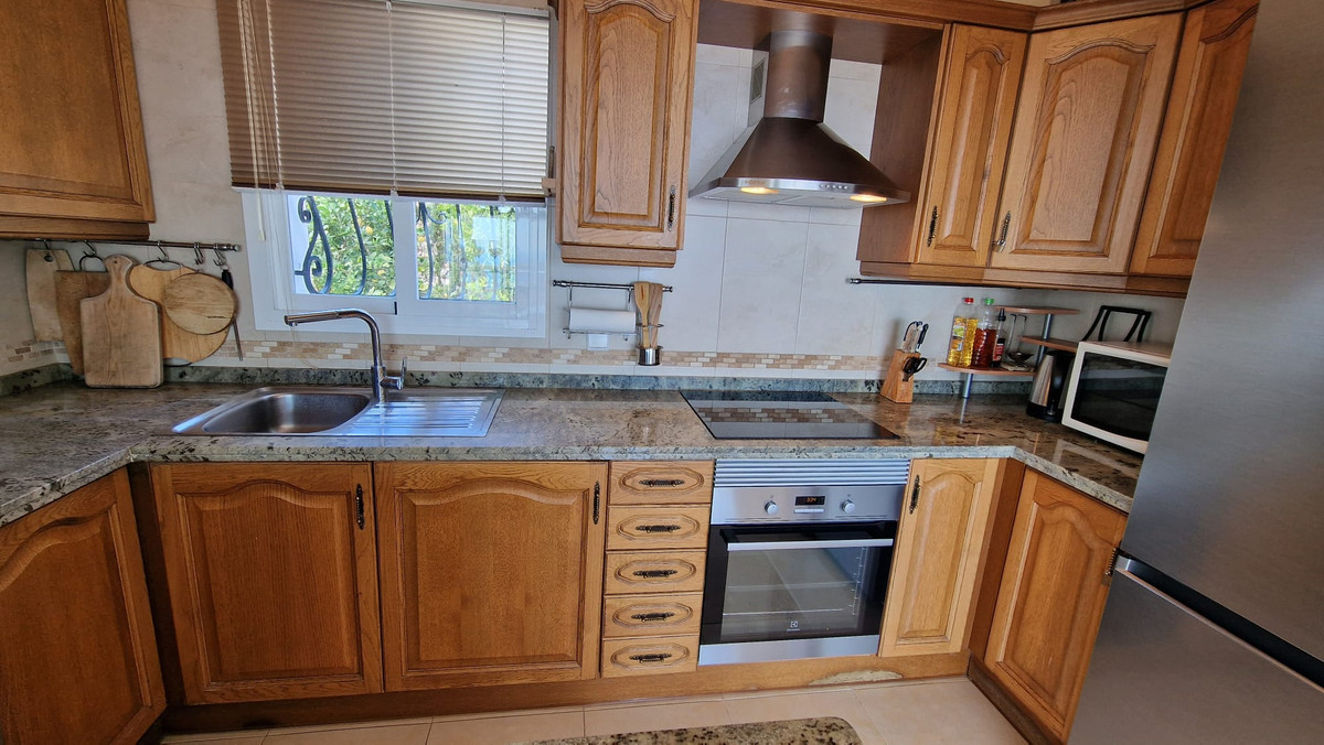 Se vende Villa - Chalet de 4 dormitorios en Costa Blanca, Alicante, España
