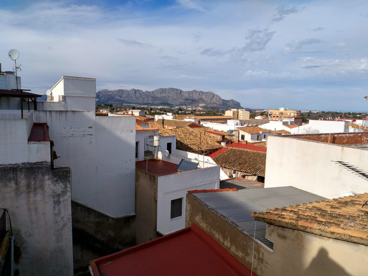 5 Bed Townhouse for sale in Pedreguer Costa Blanca, Alicante, Spain