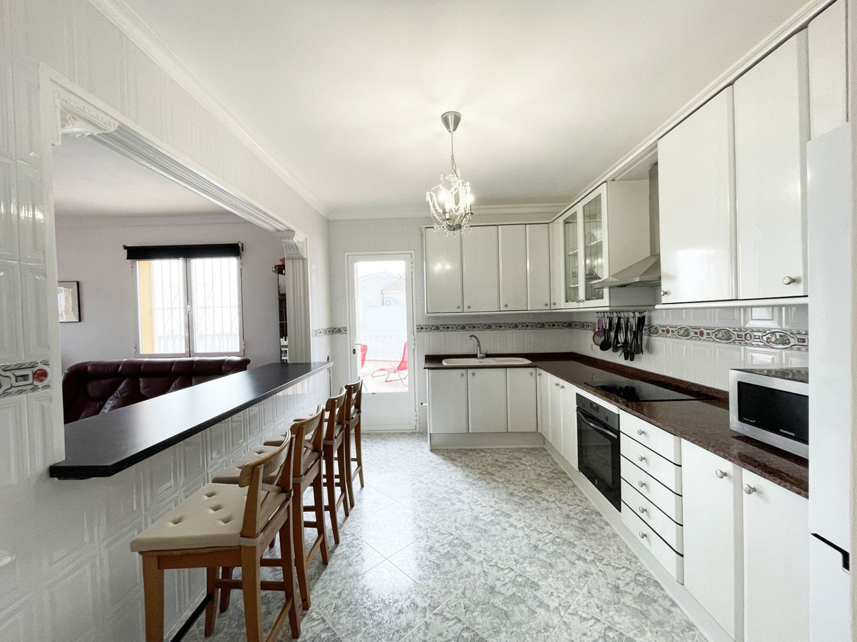 Se vende Villa - Chalet de 4 dormitorios en Costa Blanca, Alicante, España