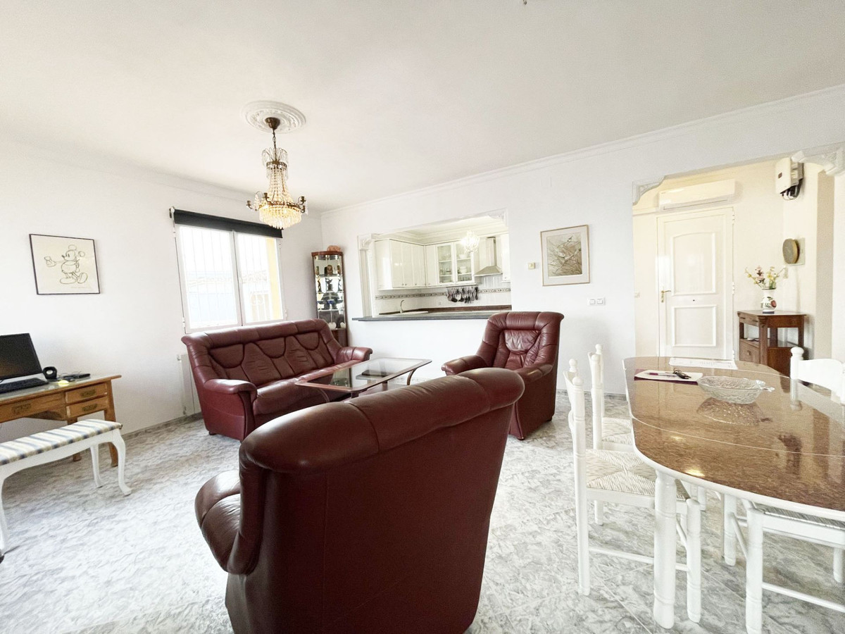 Se vende Villa - Chalet de 4 dormitorios en Costa Blanca, Alicante, España