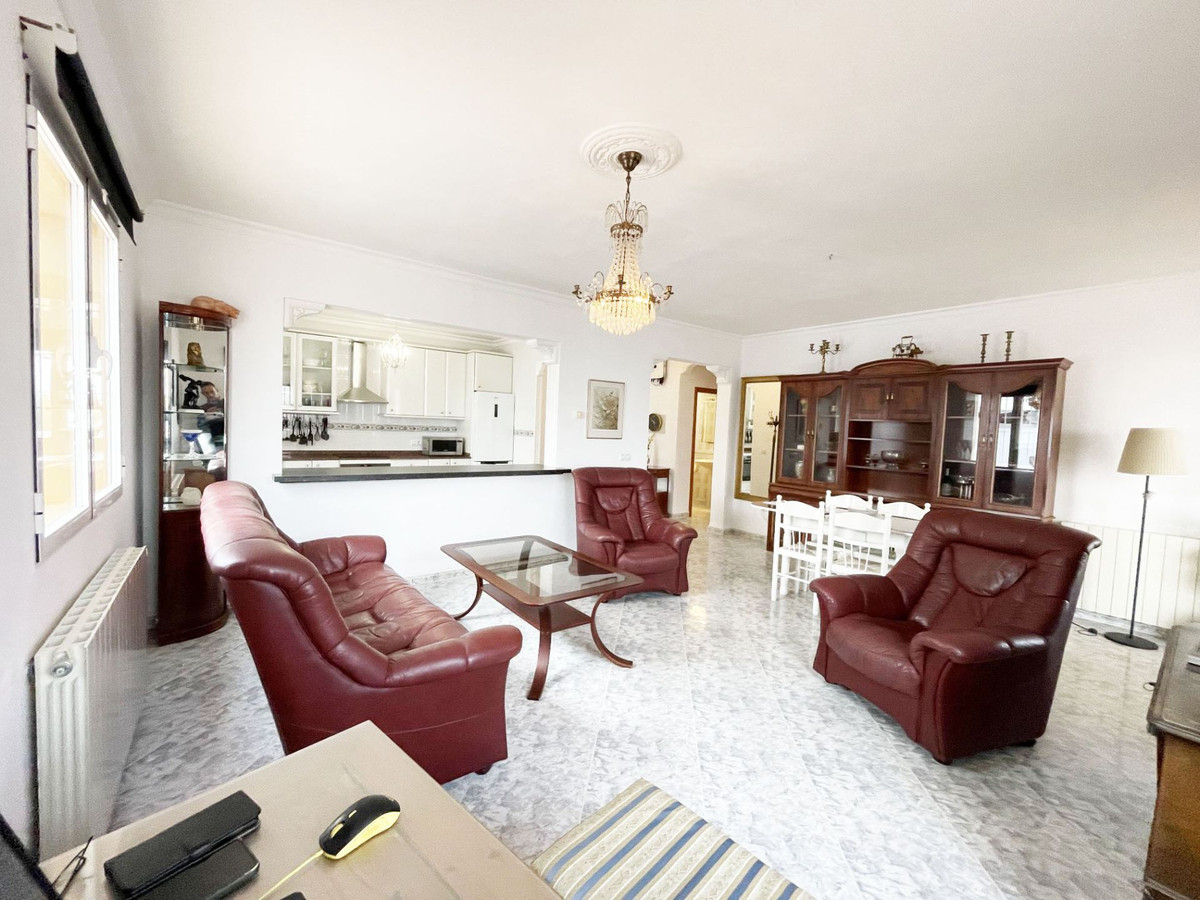 Se vende Villa - Chalet de 4 dormitorios en Costa Blanca, Alicante, España