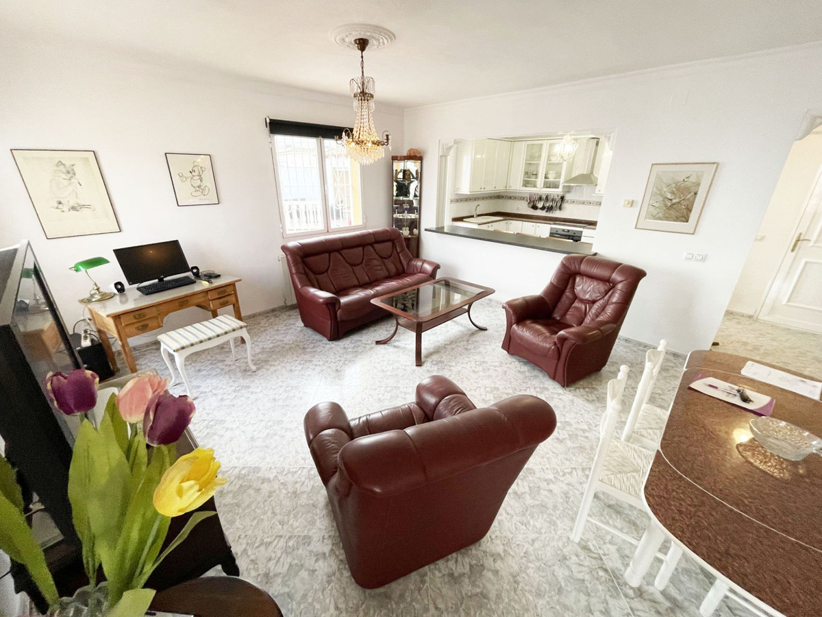 Se vende Villa - Chalet de 4 dormitorios en Costa Blanca, Alicante, España