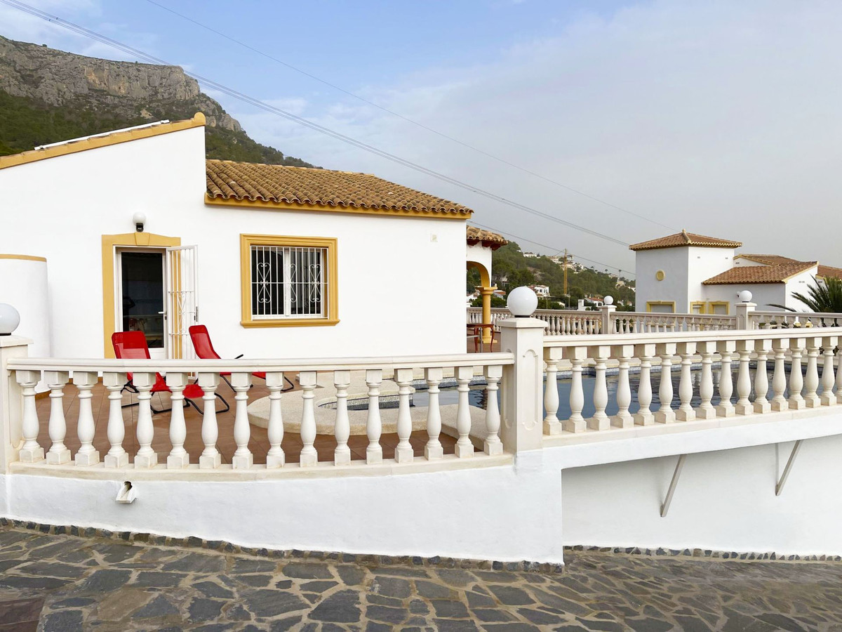 Se vende Villa - Chalet de 4 dormitorios en Costa Blanca, Alicante, España