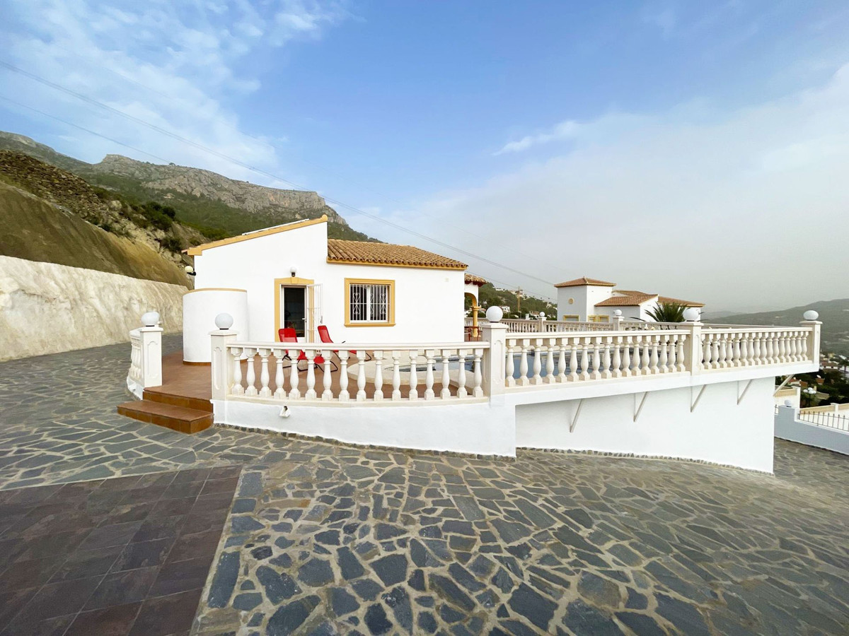 Se vende Villa - Chalet de 4 dormitorios en Costa Blanca, Alicante, España