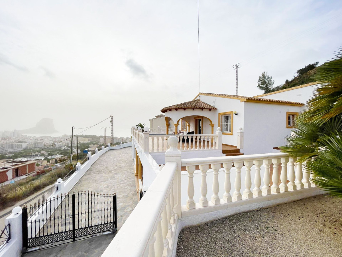 Se vende Villa - Chalet de 4 dormitorios en Costa Blanca, Alicante, España