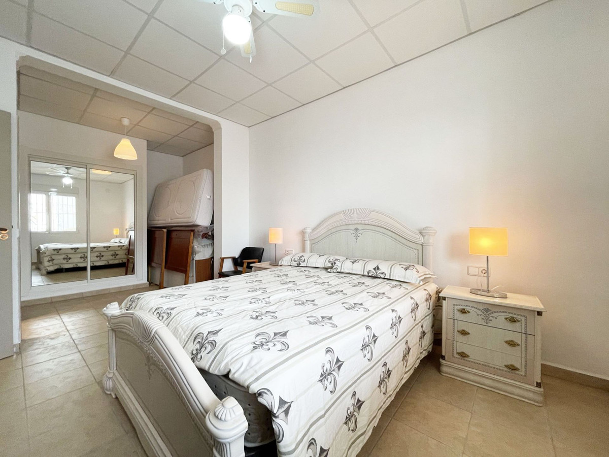 Se vende Villa - Chalet de 4 dormitorios en Costa Blanca, Alicante, España