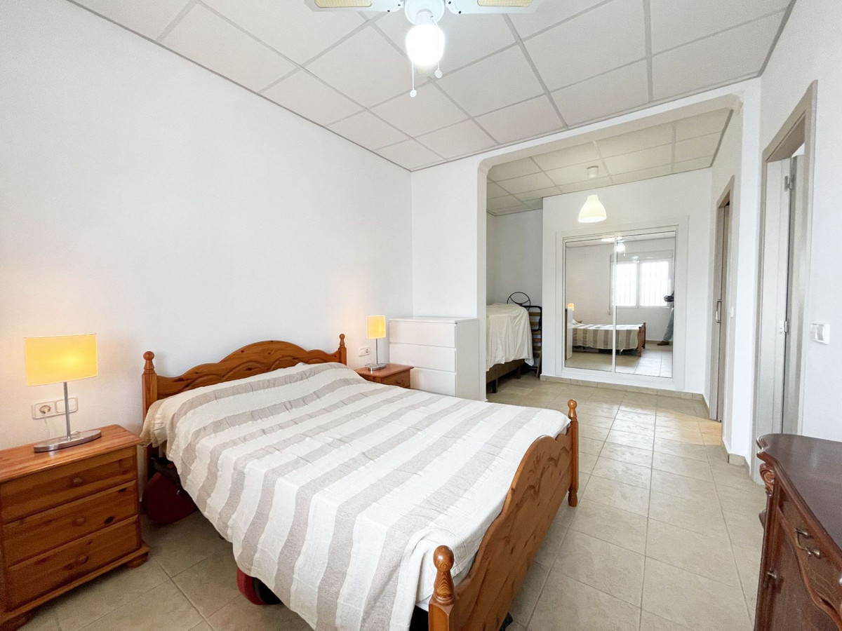 Se vende Villa - Chalet de 4 dormitorios en Costa Blanca, Alicante, España