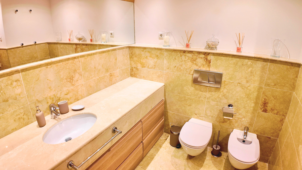 Se vende Apartamento Planta Baja de 3 dormitorios en Costa Del Sol, Málaga, España