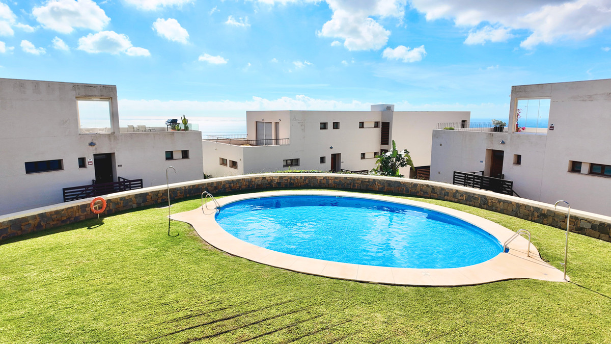 Se vende Apartamento Planta Baja de 3 dormitorios en Costa Del Sol, Málaga, España
