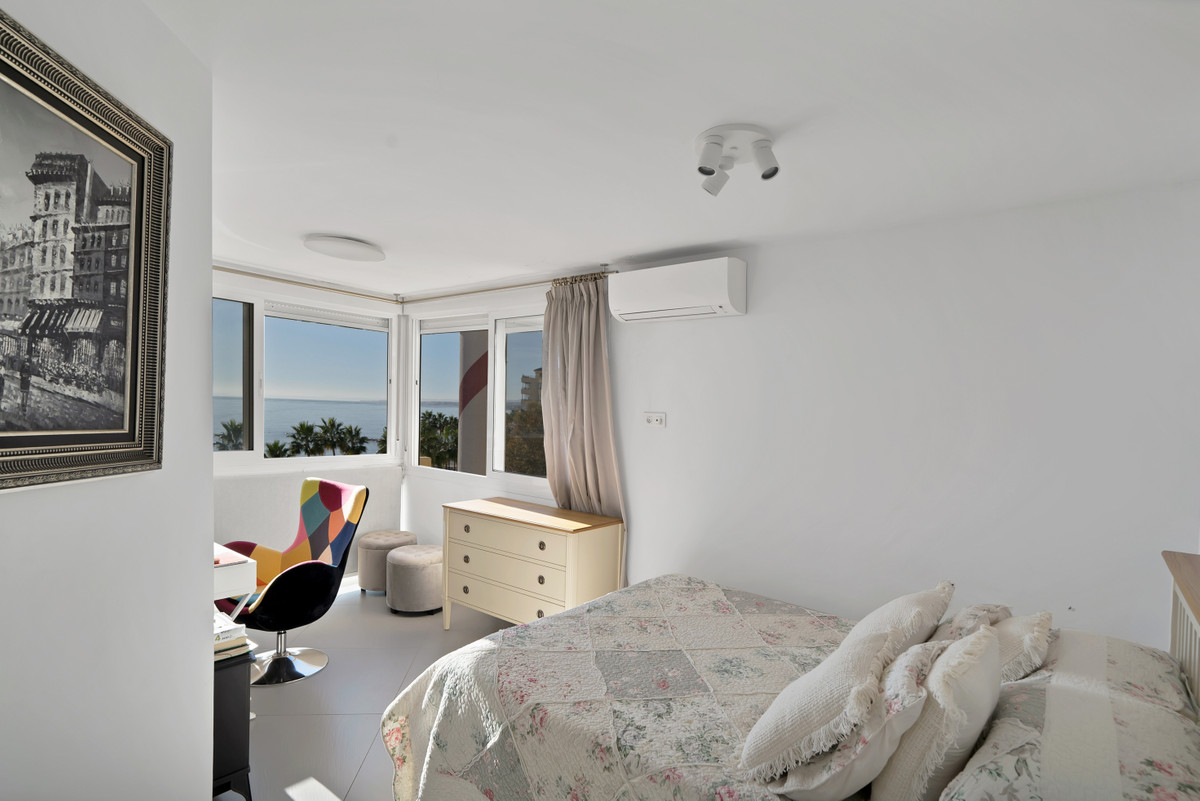 Se vende Apartamento Planta Media de 2 dormitorios en Costa Del Sol, Málaga, España