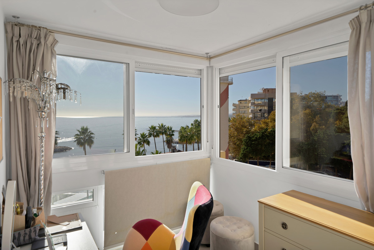 Se vende Apartamento Planta Media de 2 dormitorios en Costa Del Sol, Málaga, España