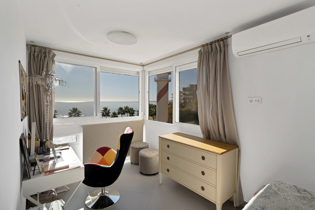 Se vende Apartamento Planta Media de 2 dormitorios en Costa Del Sol, Málaga, España