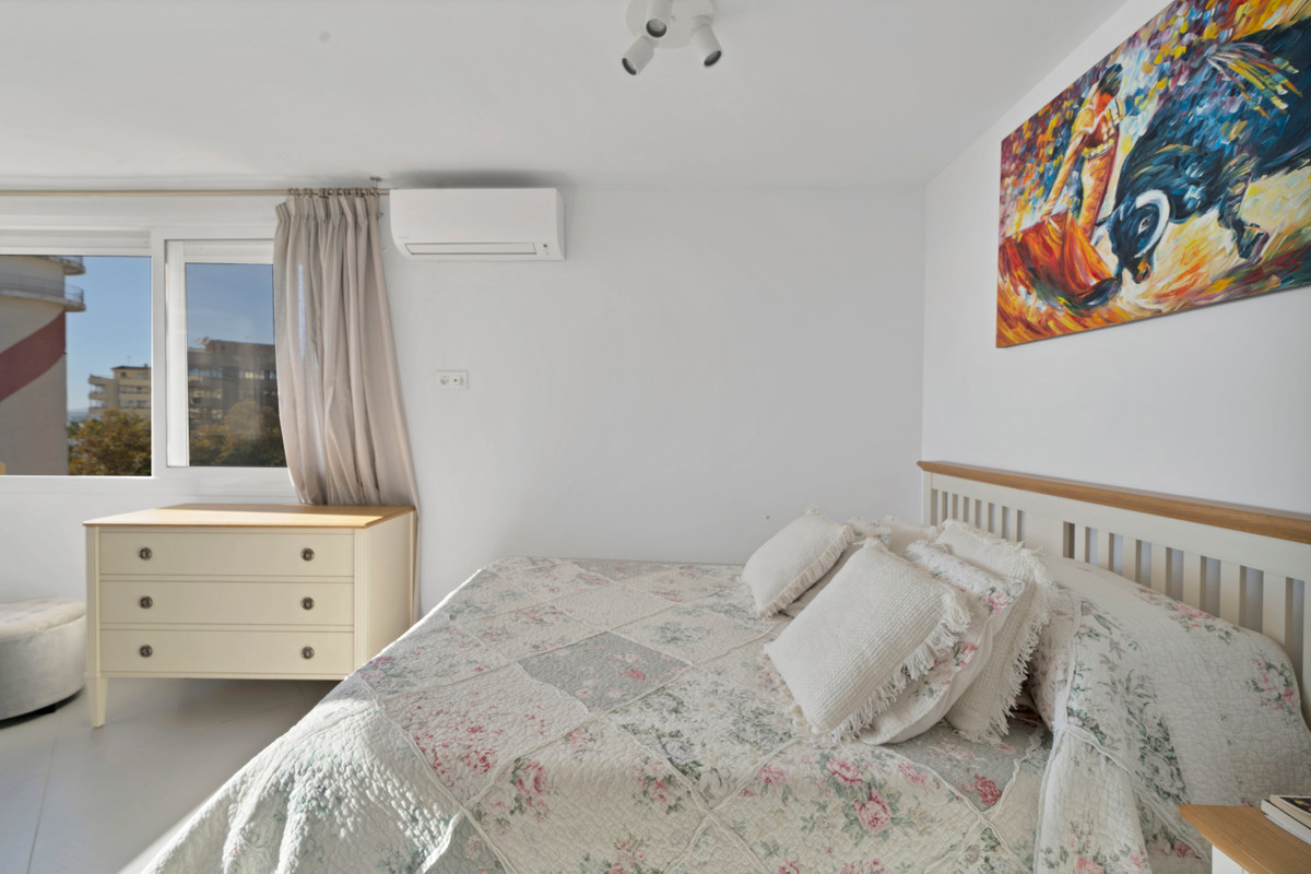 Se vende Apartamento Planta Media de 2 dormitorios en Costa Del Sol, Málaga, España
