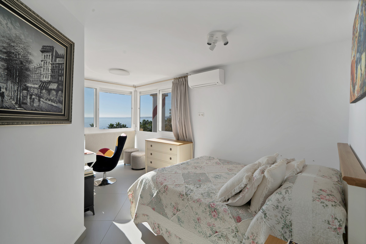 Se vende Apartamento Planta Media de 2 dormitorios en Costa Del Sol, Málaga, España