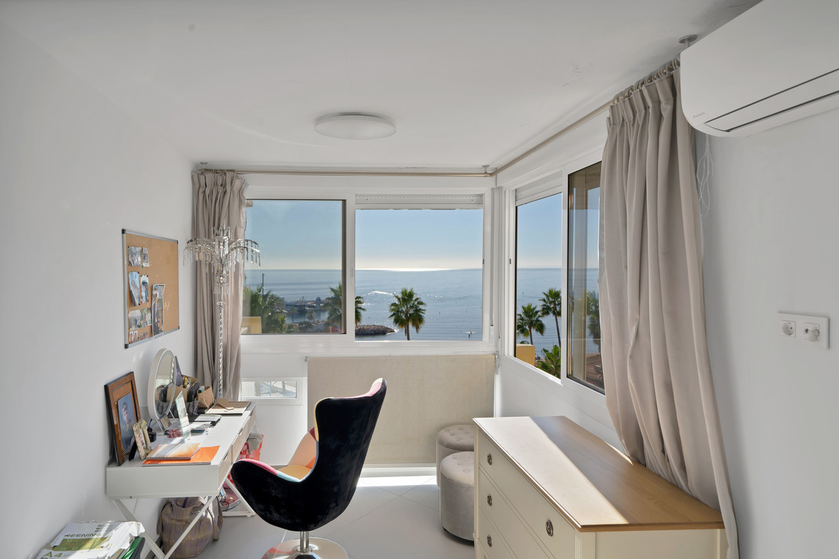 Se vende Apartamento Planta Media de 2 dormitorios en Costa Del Sol, Málaga, España