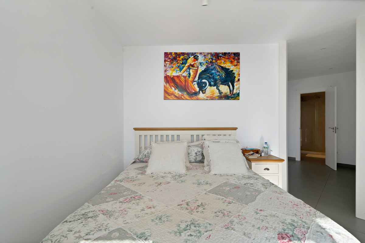 Se vende Apartamento Planta Media de 2 dormitorios en Costa Del Sol, Málaga, España