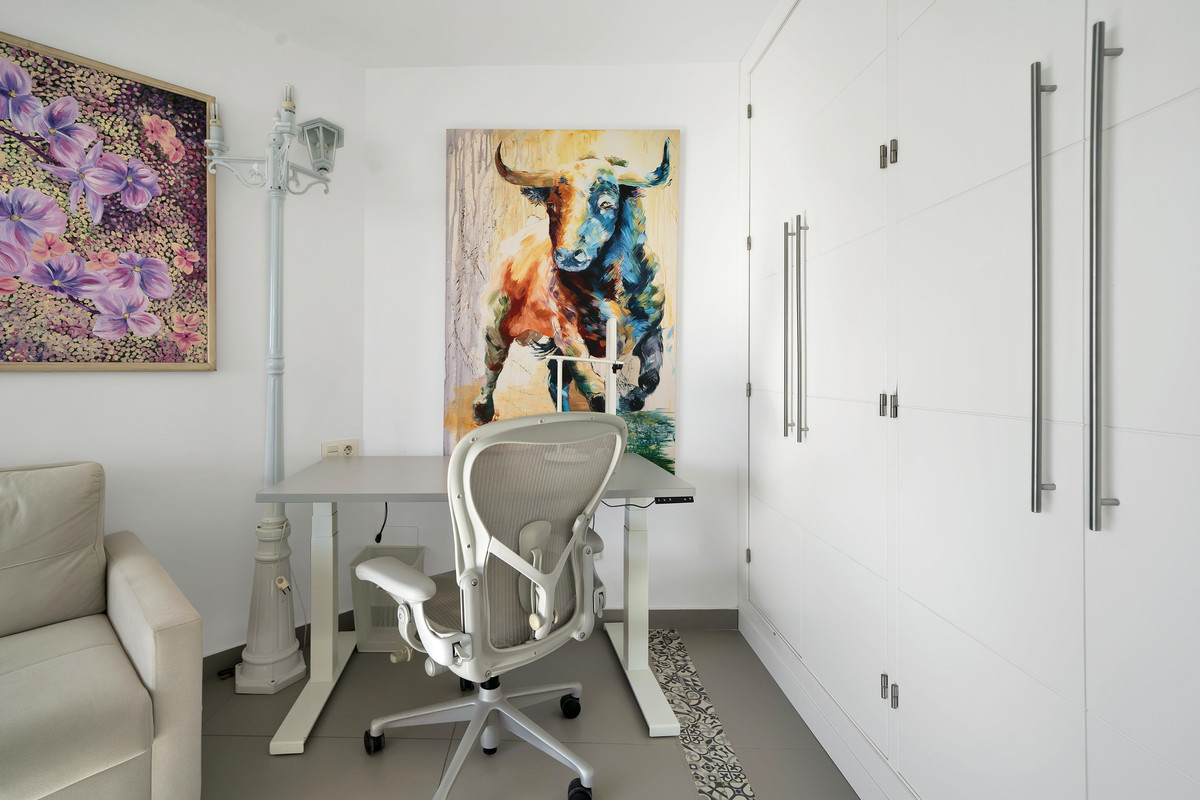 Se vende Apartamento Planta Media de 2 dormitorios en Costa Del Sol, Málaga, España