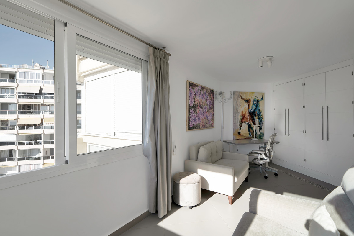 Se vende Apartamento Planta Media de 2 dormitorios en Costa Del Sol, Málaga, España