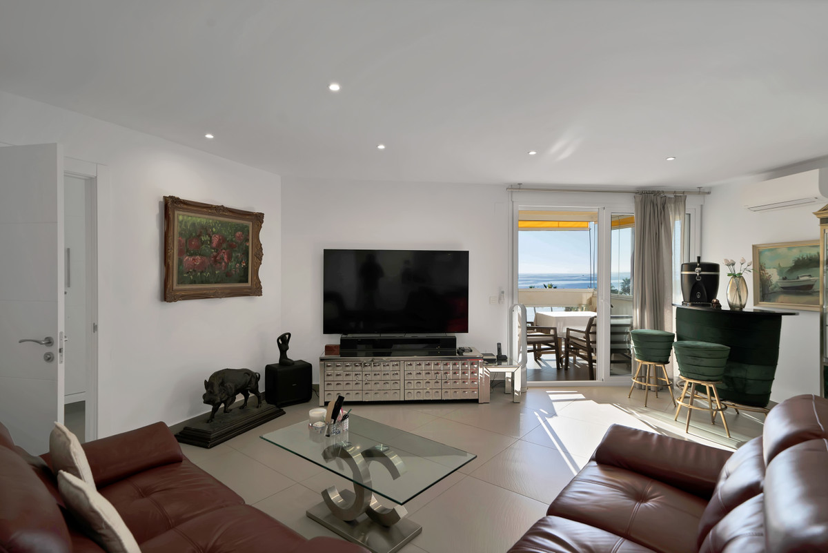 Se vende Apartamento Planta Media de 2 dormitorios en Costa Del Sol, Málaga, España