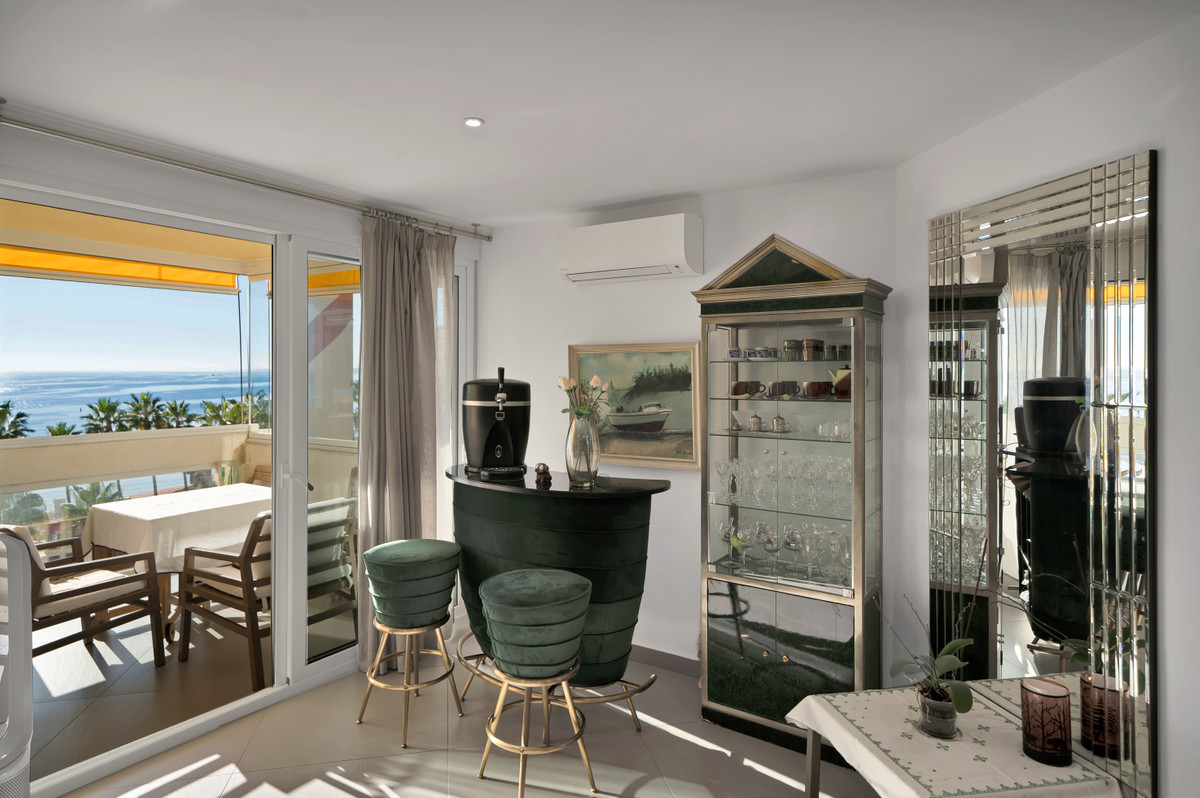 Se vende Apartamento Planta Media de 2 dormitorios en Costa Del Sol, Málaga, España