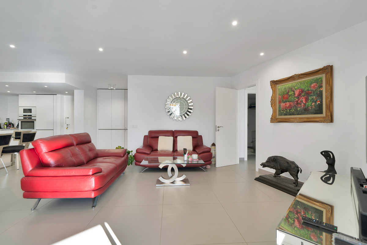 Se vende Apartamento Planta Media de 2 dormitorios en Costa Del Sol, Málaga, España