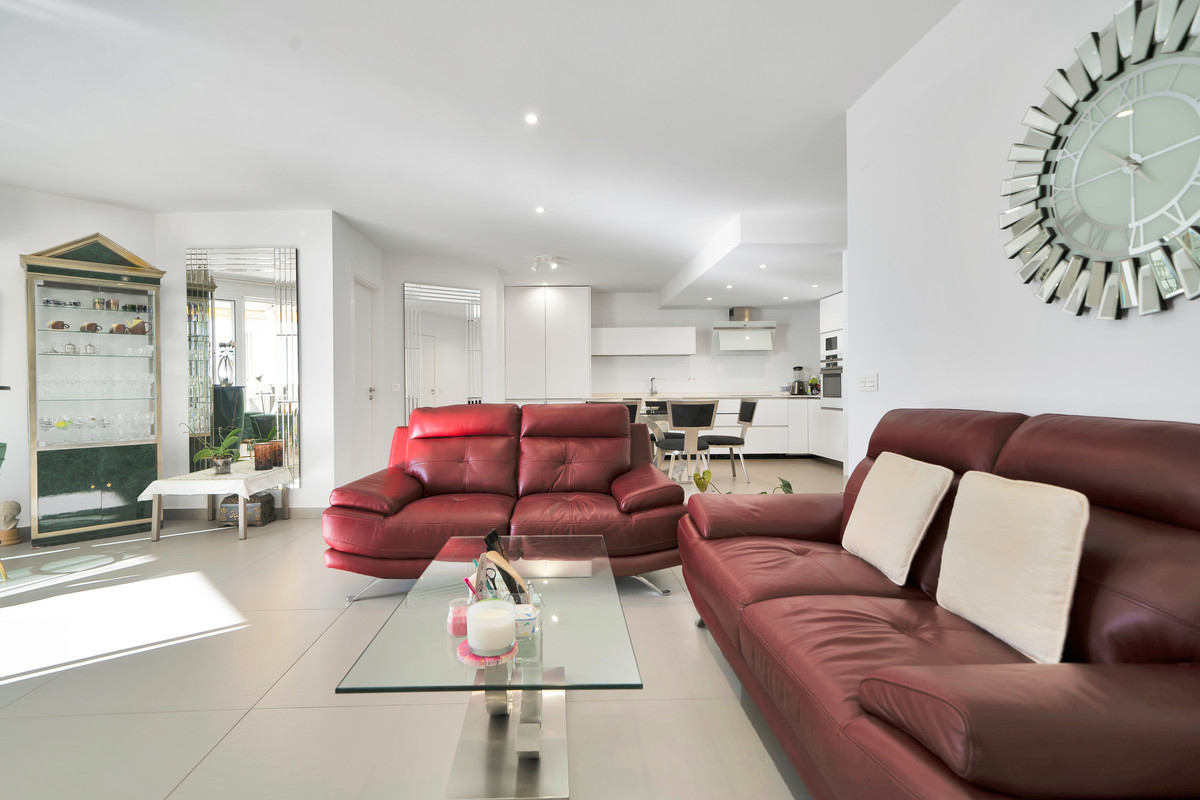 Se vende Apartamento Planta Media de 2 dormitorios en Costa Del Sol, Málaga, España