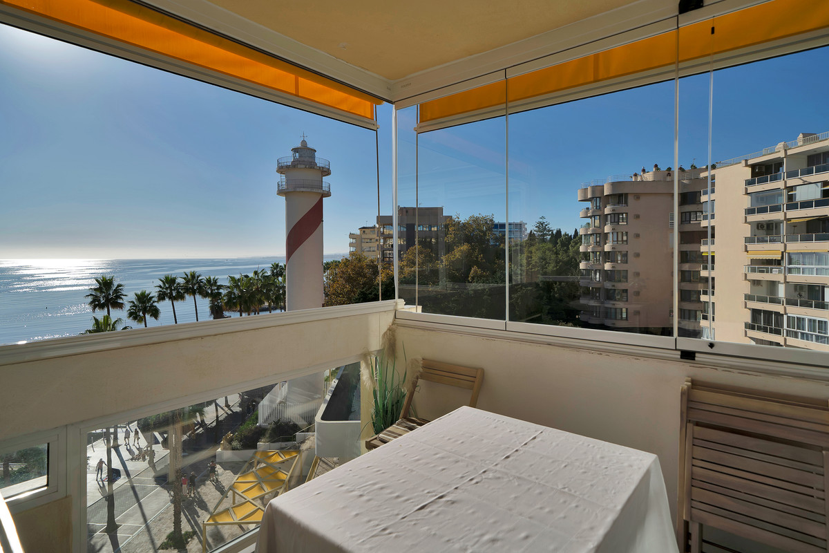 Se vende Apartamento Planta Media de 2 dormitorios en Costa Del Sol, Málaga, España