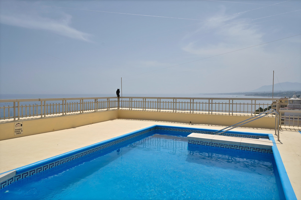 Se vende Apartamento Planta Media de 2 dormitorios en Costa Del Sol, Málaga, España
