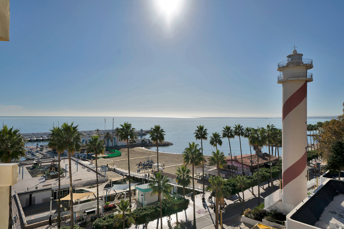 Se vende Apartamento Planta Media de 2 dormitorios en Costa Del Sol, Málaga, España
