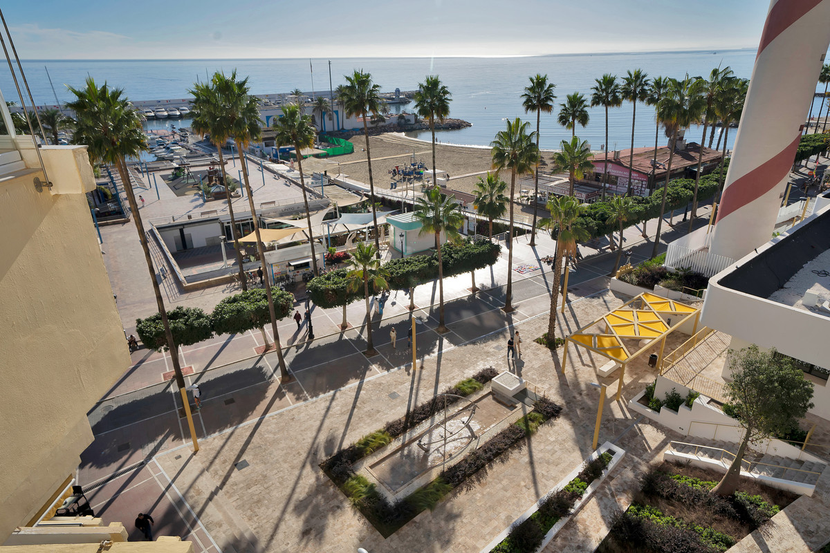 Se vende Apartamento Planta Media de 2 dormitorios en Costa Del Sol, Málaga, España