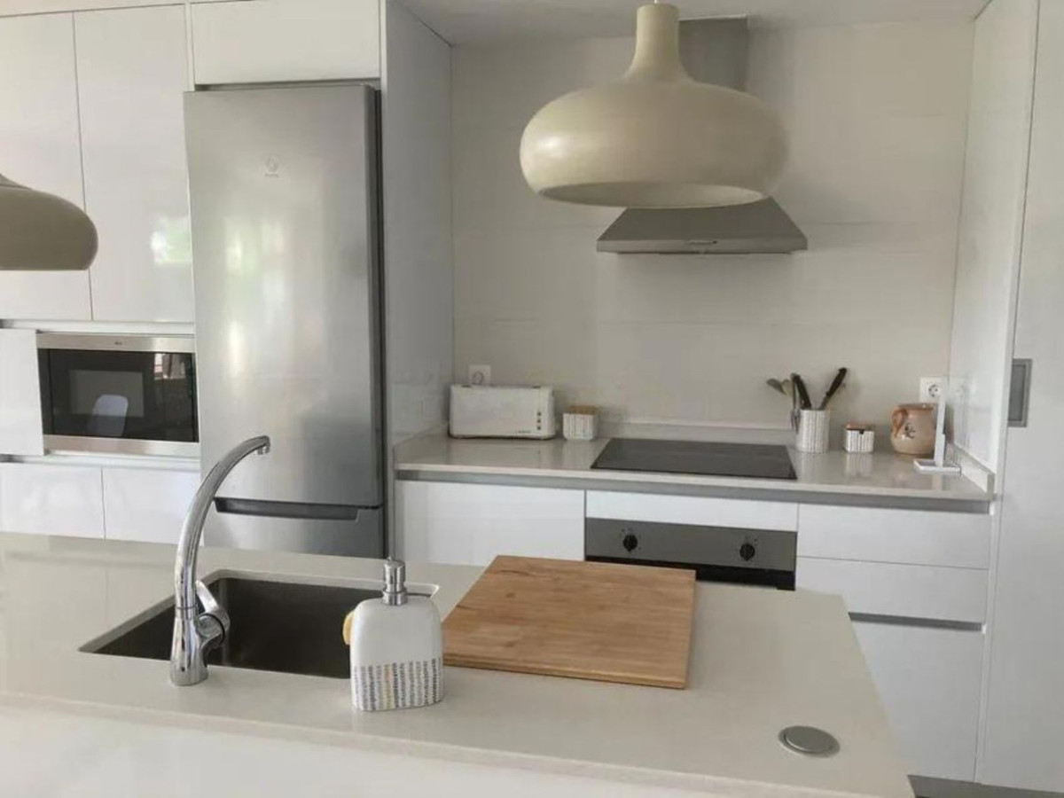 Se vende Apartamento Planta Baja de 3 dormitorios en Costa Del Sol, Cadiz, España