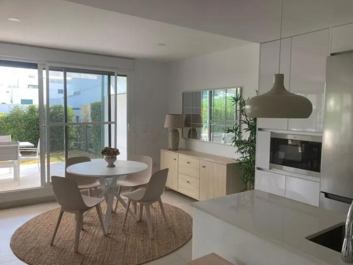 Se vende Apartamento Planta Baja de 3 dormitorios en Costa Del Sol, Cadiz, España