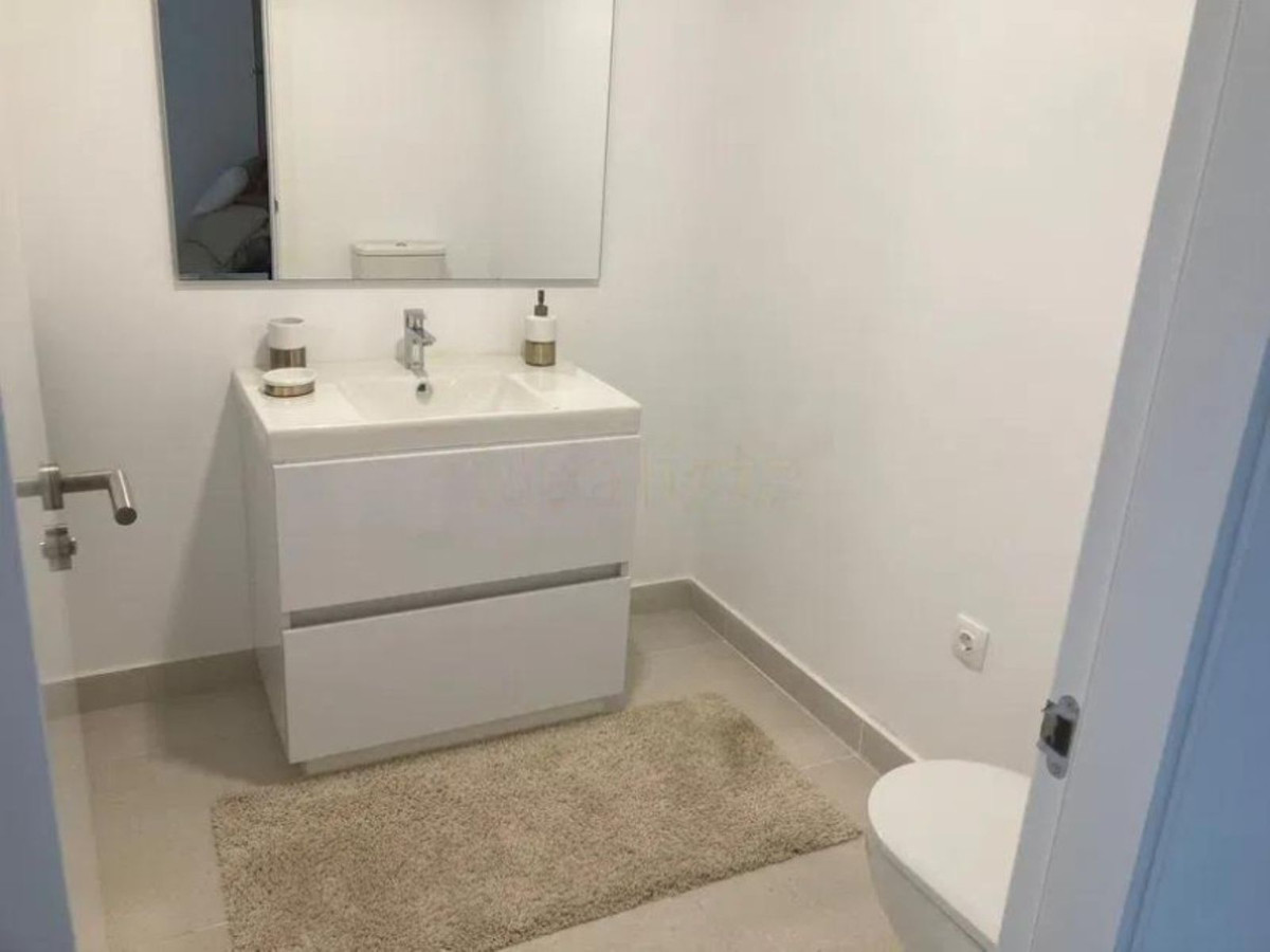Se vende Apartamento Planta Baja de 3 dormitorios en Costa Del Sol, Cadiz, España