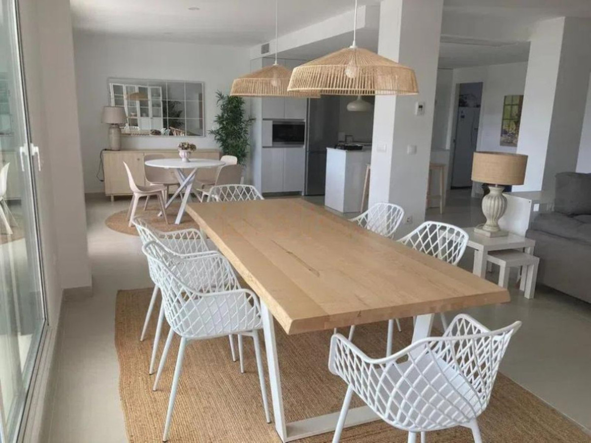 Se vende Apartamento Planta Baja de 3 dormitorios en Costa Del Sol, Cadiz, España