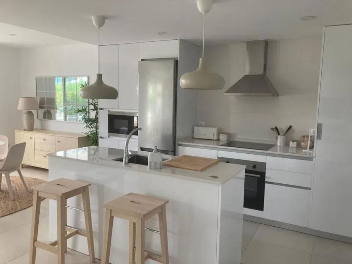 Se vende Apartamento Planta Baja de 3 dormitorios en Costa Del Sol, Cadiz, España