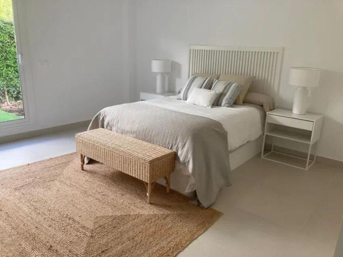 Se vende Apartamento Planta Baja de 3 dormitorios en Costa Del Sol, Cadiz, España