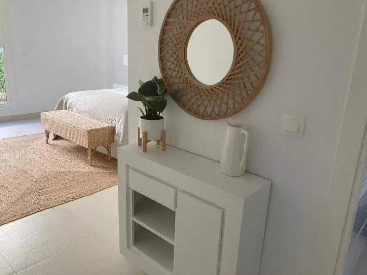 Se vende Apartamento Planta Baja de 3 dormitorios en Costa Del Sol, Cadiz, España