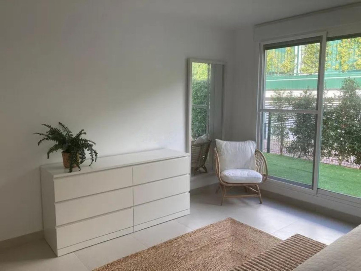 Se vende Apartamento Planta Baja de 3 dormitorios en Costa Del Sol, Cadiz, España