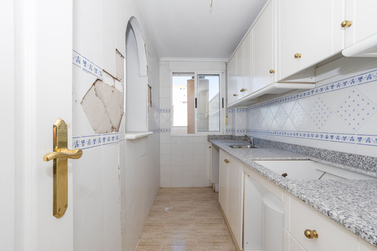 Se vende Apartamento Planta Media de 2 dormitorios en Costa Blanca, Alicante, España