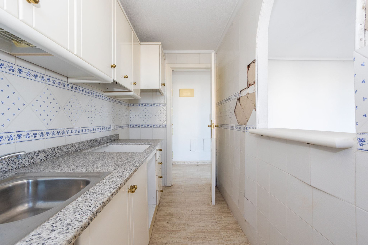 Se vende Apartamento Planta Media de 2 dormitorios en Costa Blanca, Alicante, España