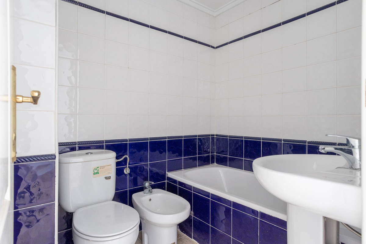 Se vende Apartamento Planta Media de 2 dormitorios en Costa Blanca, Alicante, España