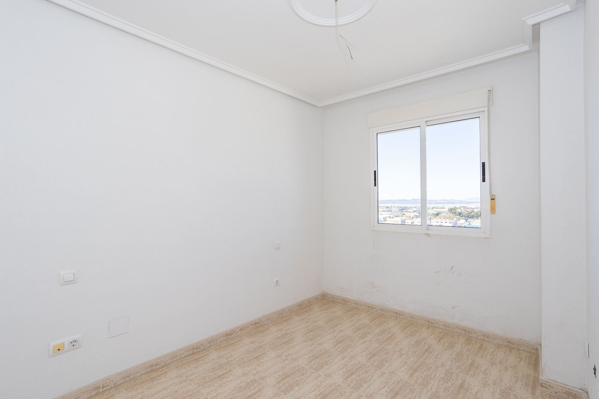 Se vende Apartamento Planta Media de 2 dormitorios en Costa Blanca, Alicante, España