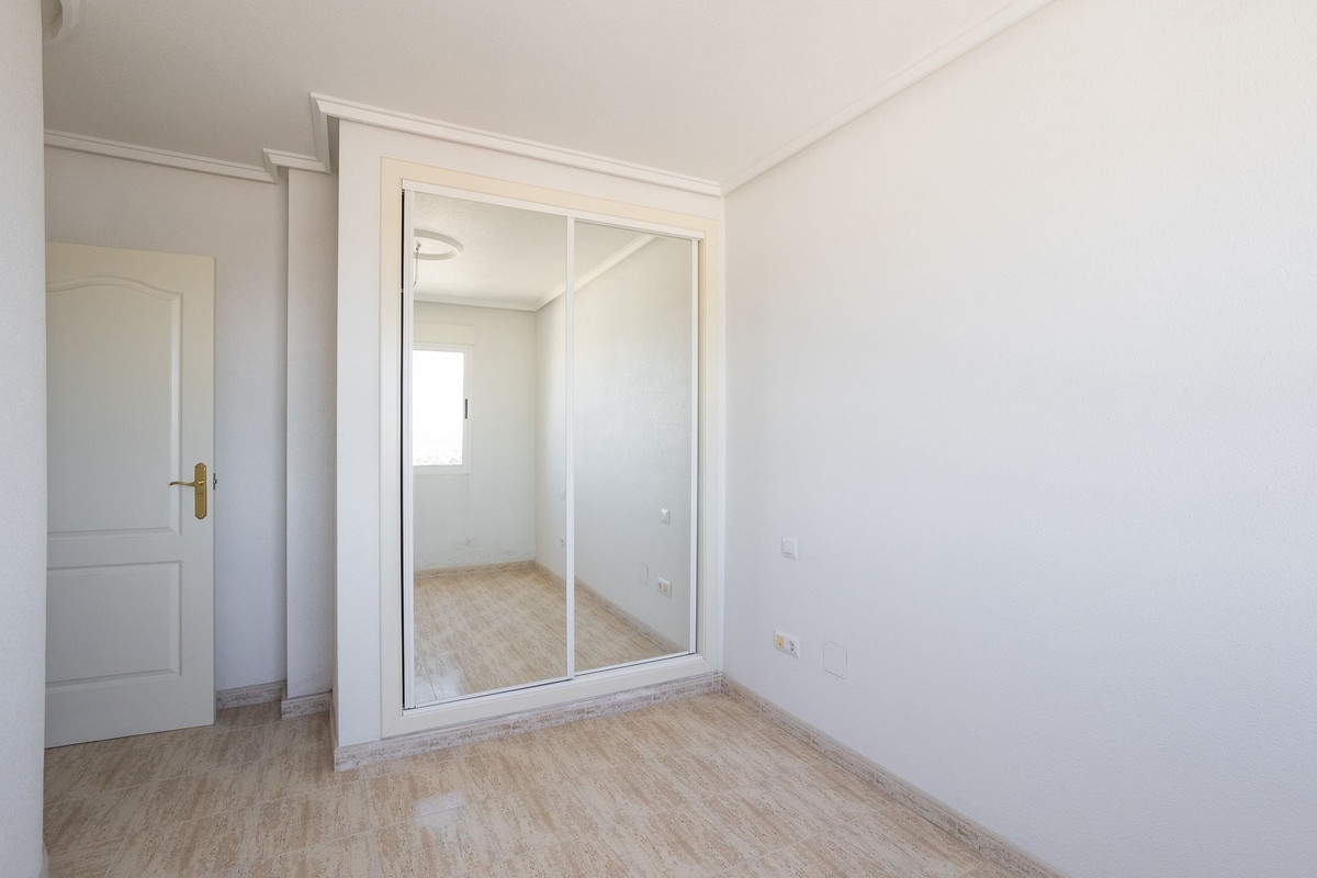 Se vende Apartamento Planta Media de 2 dormitorios en Costa Blanca, Alicante, España