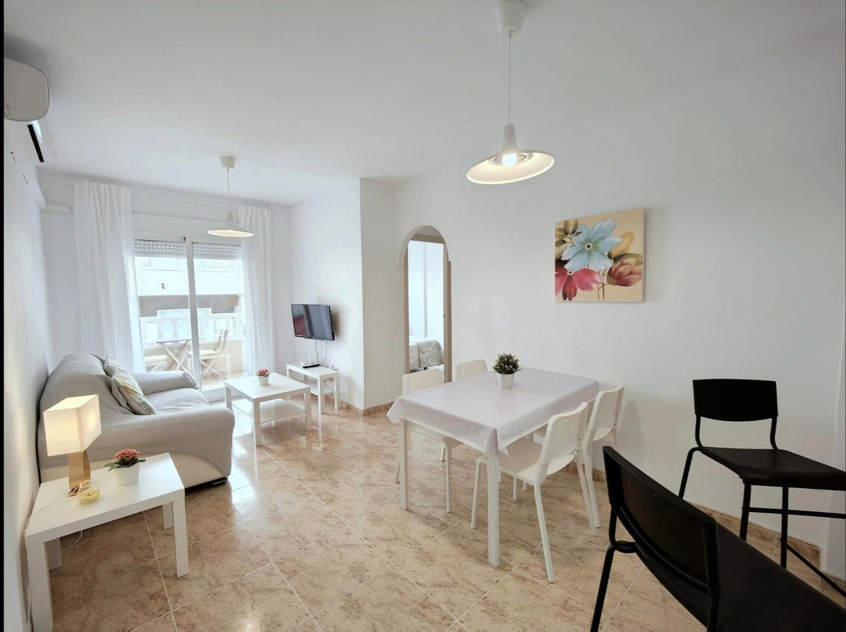Se vende Apartamento Planta Media de 2 dormitorios en Costa Blanca, Alicante, España